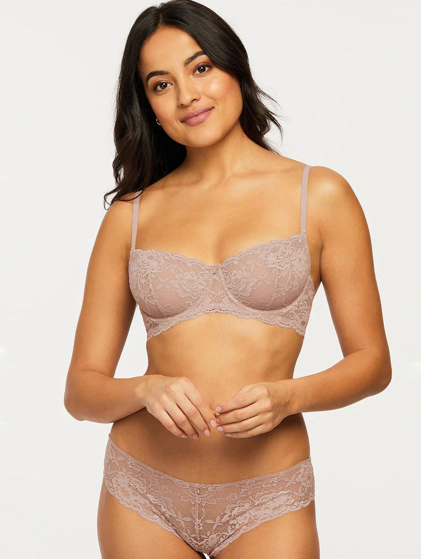 Montelle Signature Lace Brazilian 9001